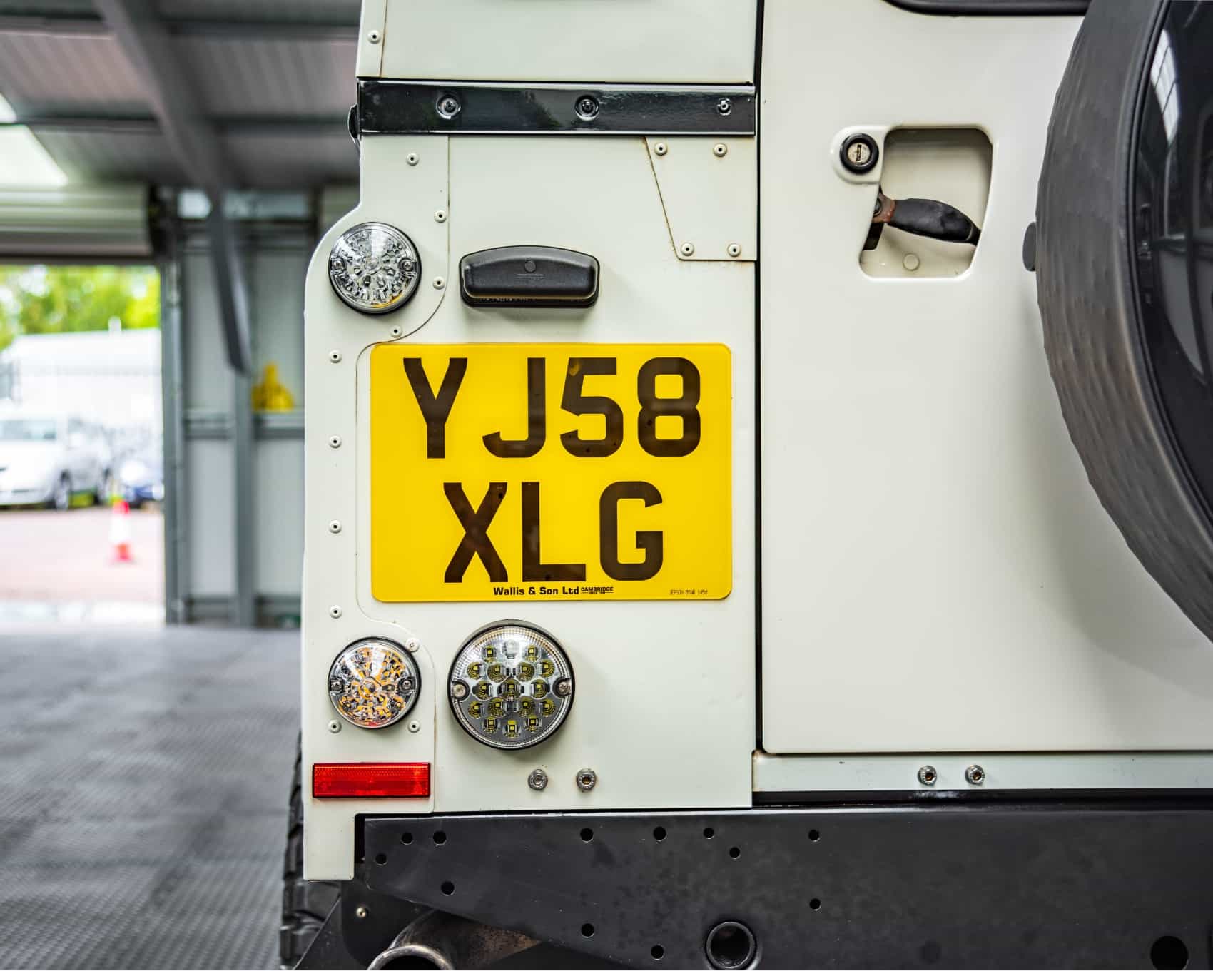 Land Rover Defender