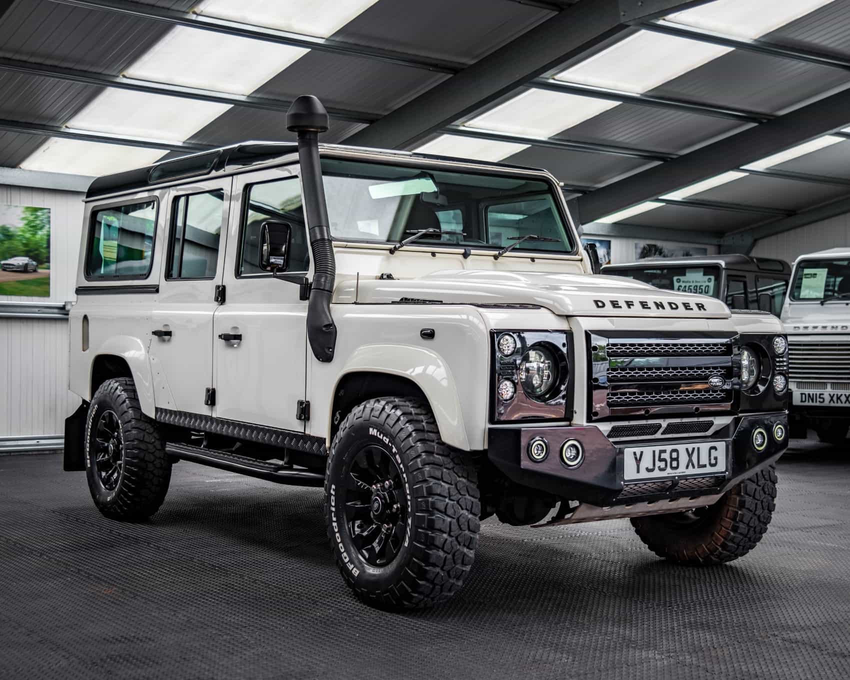 Land Rover Defender