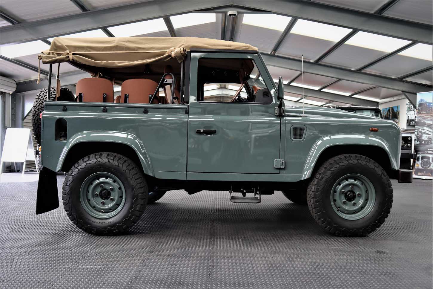 Land Rover Defender