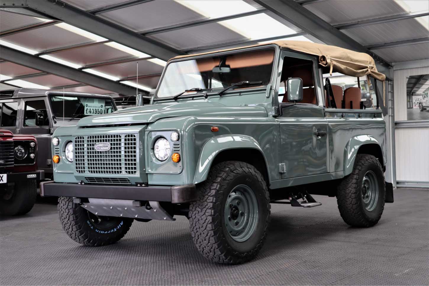Land Rover Defender