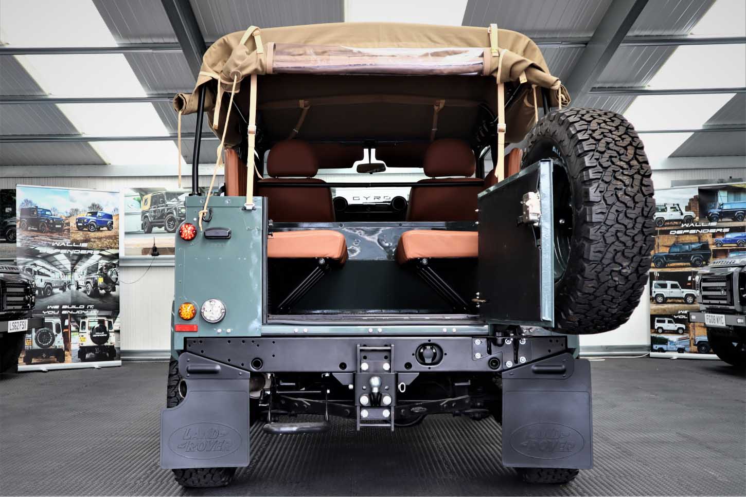 Land Rover Defender
