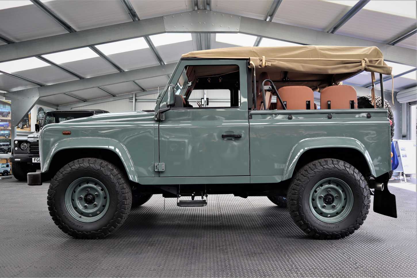 Land Rover Defender